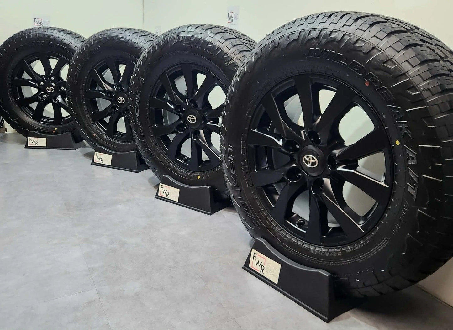 18" Toyota Land Cruiser LC200 SATIN BLACK Factory OEM WHEELS RIMS Tires
