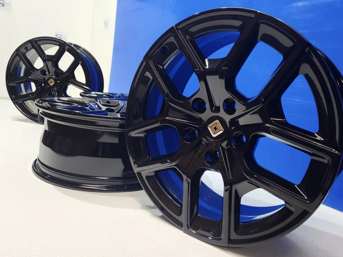 Share 20″ RIVIAN R1T R1S Factory OEM WHEELS RIMS GLOSS BLACK ADVENTURE 2022 23 2024 25