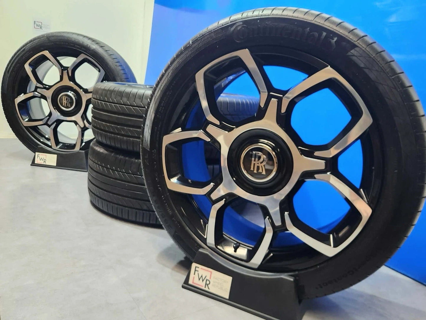 22″ Rolls Royce Cullinan Black Badge Authentic Factory OEM wheels rims tires