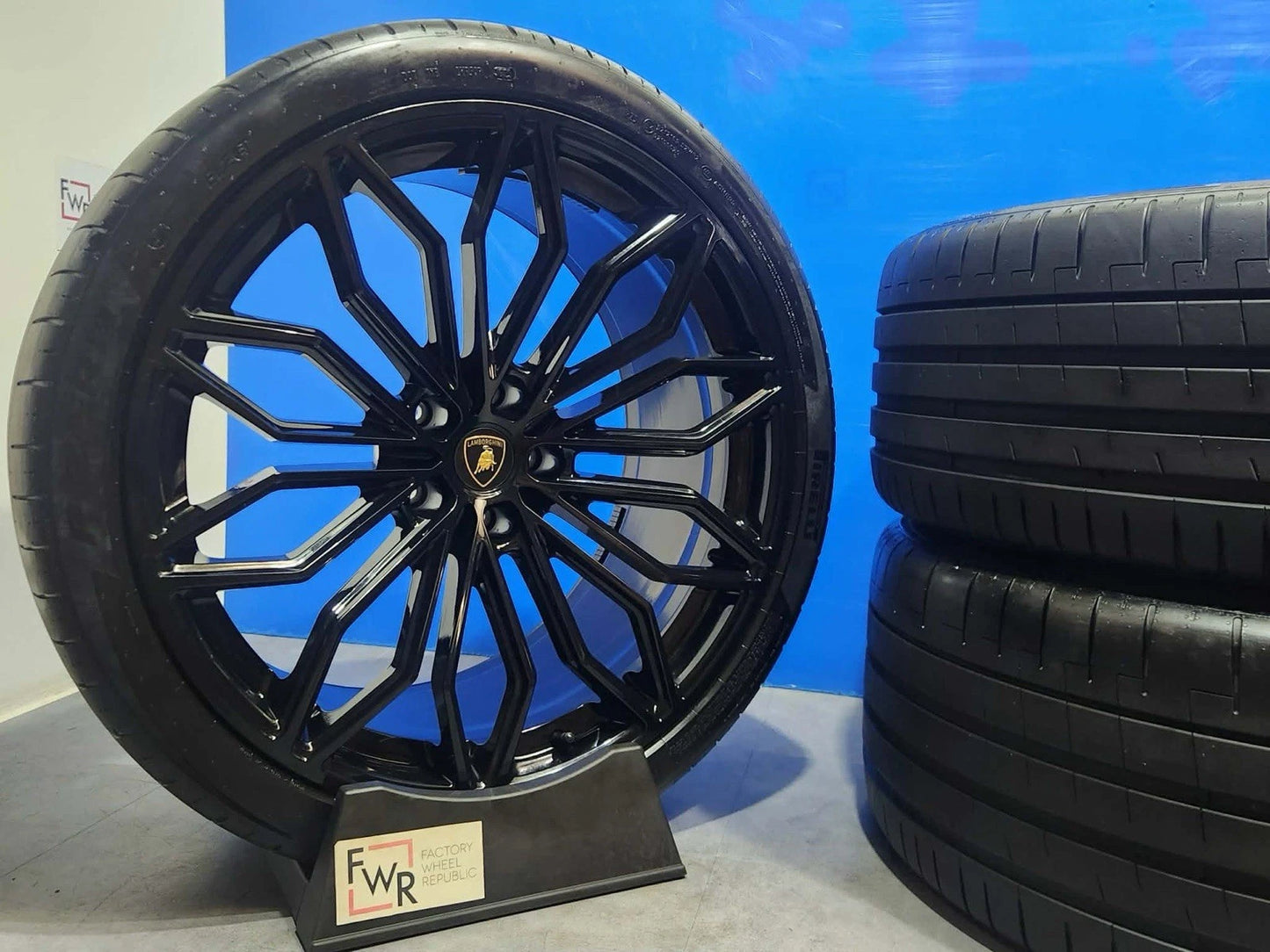 23” Lamborghini Urus Factory OEM Black Wheels Rims Tires Galanthus Performante